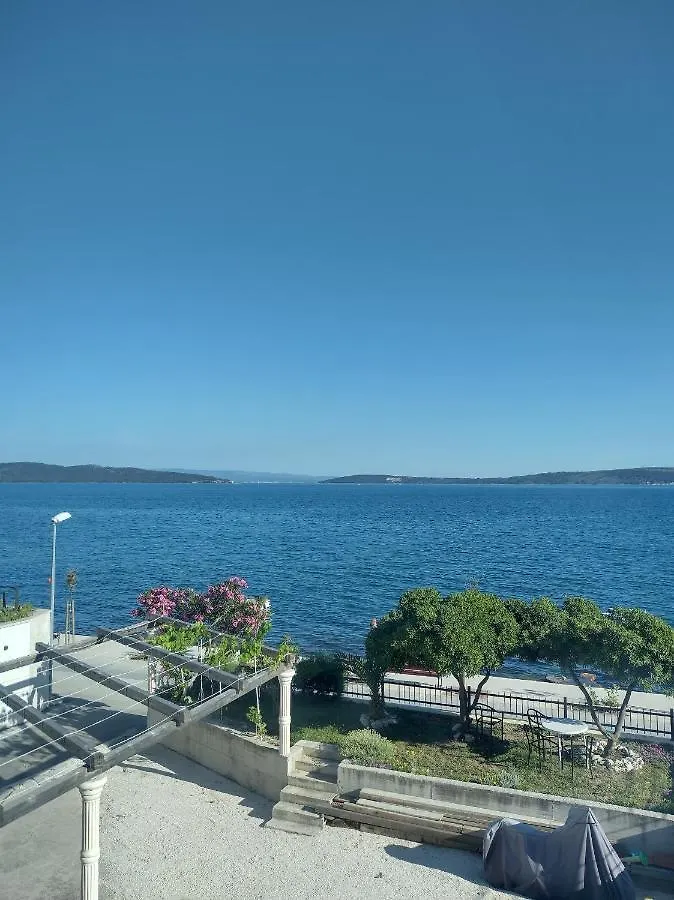 Apartments By The Sea Kastel Stari, Kastela - 19810